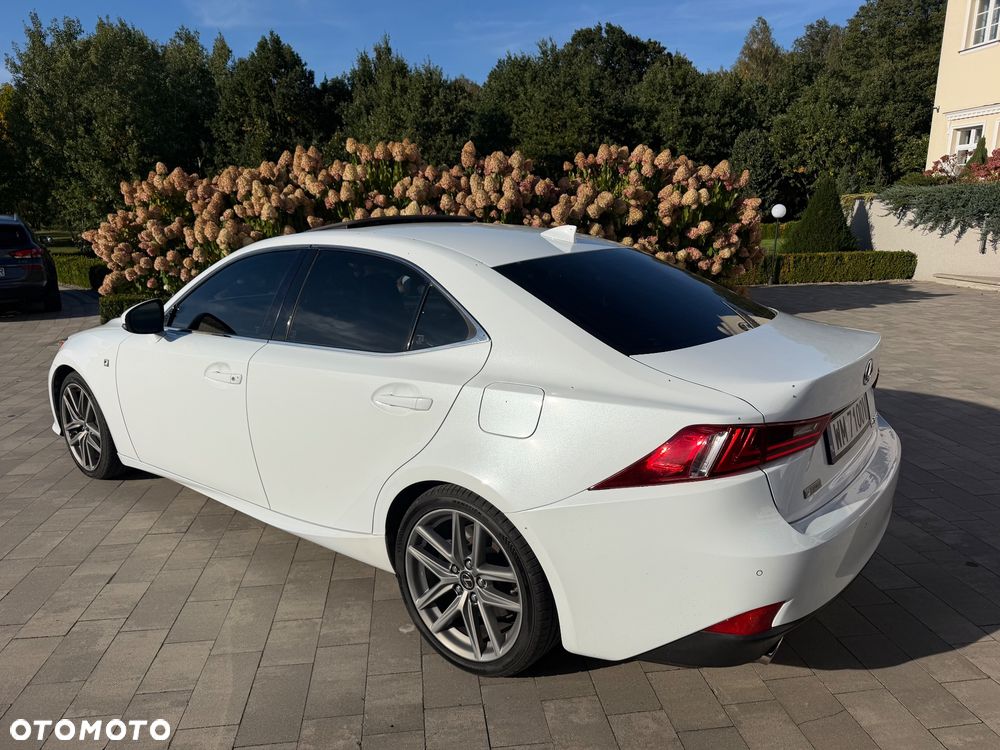 Lexus IS - 8