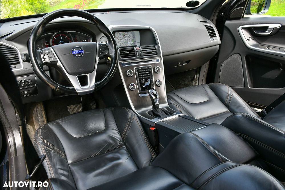 Volvo XC 60 D5 AWD Geartronic Momentum - 10