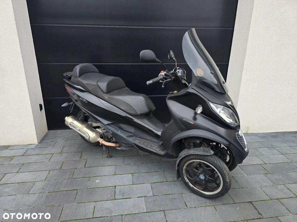 Piaggio MP-3 - 11