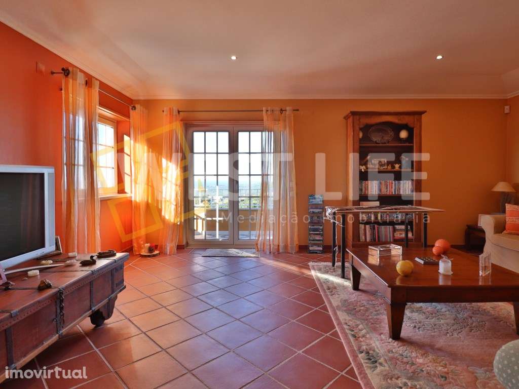 Moradia T3 +1 com Piscina e Soberba Vista sobre o Mar e a Serra de ... - Grande imagem: 5/25