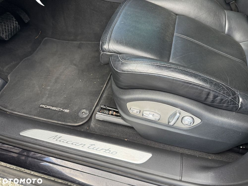Porsche Macan Turbo PDK - 12
