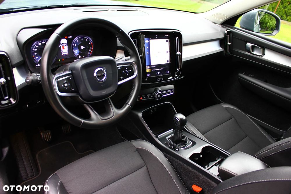 Volvo XC 40 T3 Momentum Pro - 27