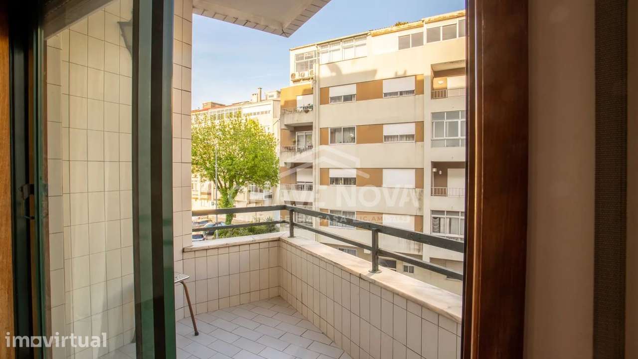 T2+1 Duas Frentes Nascente/Poente Santa Marinha São Pedro Afurada - Grande imagem: 5/23