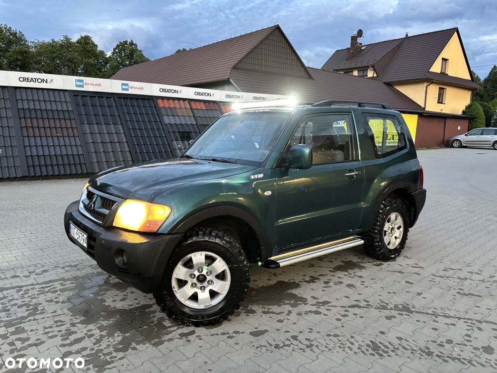 Mitsubishi Pajero - 2