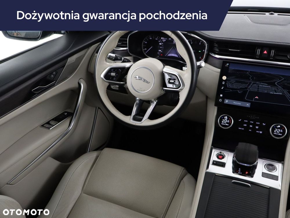 Jaguar F-Pace - 9