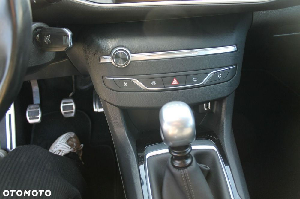 Peugeot 308 - 16