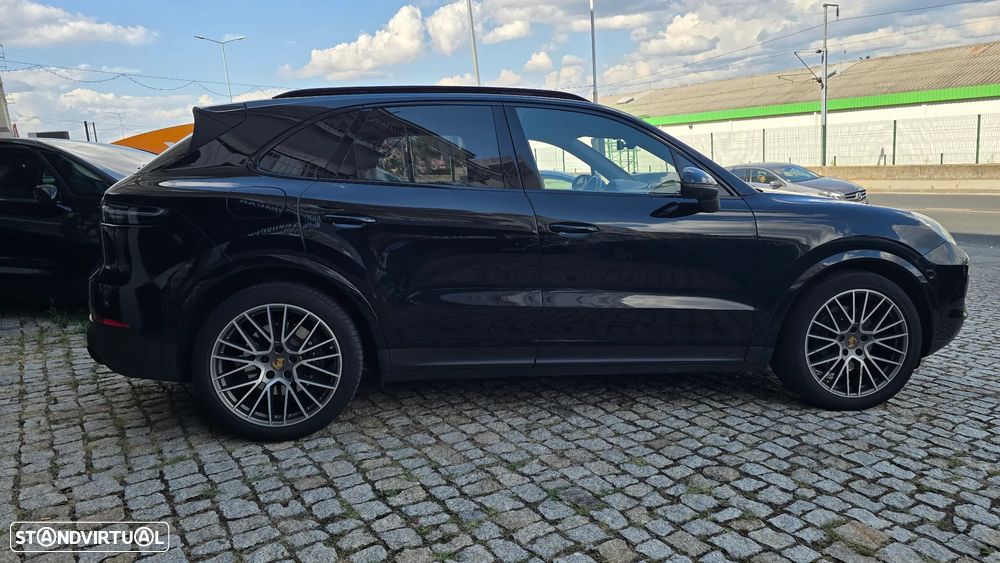 Porsche Cayenne - 26