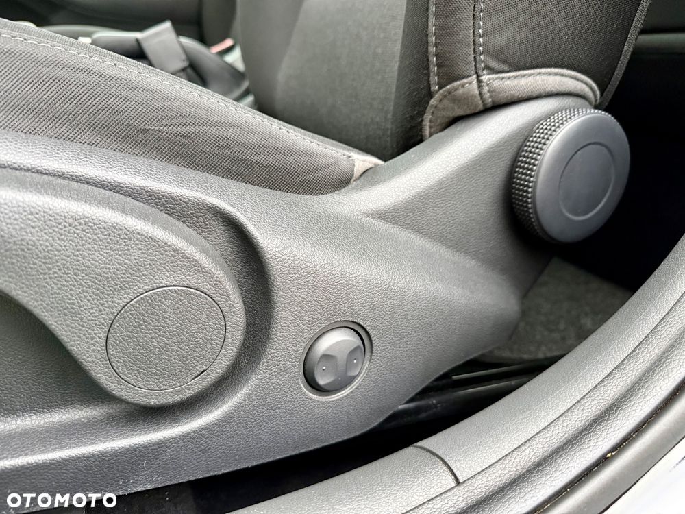 Hyundai i30 1.5 DPI Comfort - 23