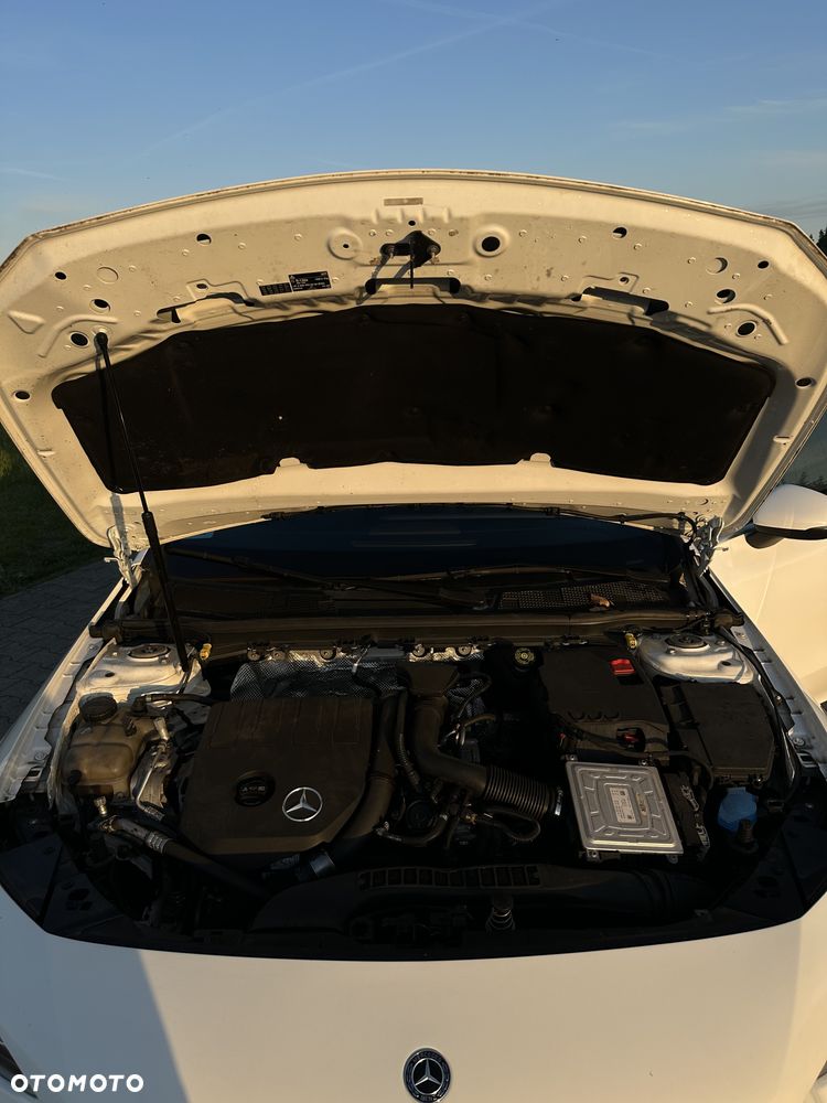 Mercedes-Benz CLA 180 7G-DCT AMG Line - 25