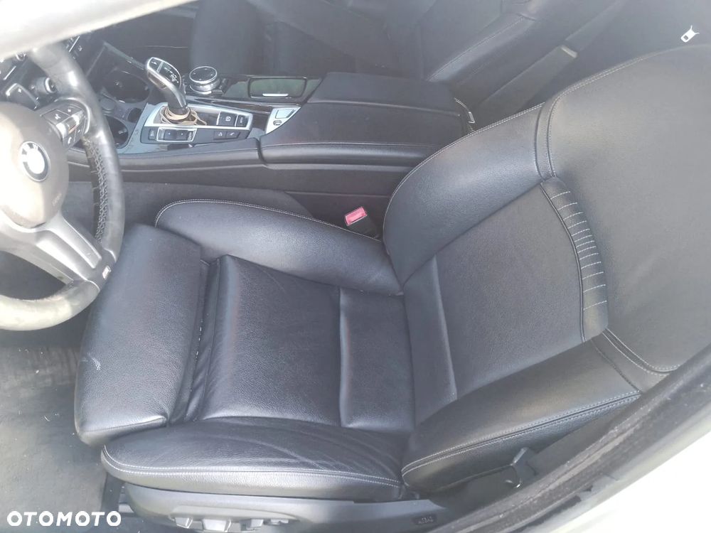BMW Seria 5 550i xDrive - 21