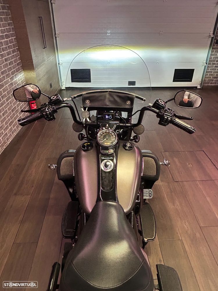 Harley-Davidson FLT FLRT FREEWHEELER - 16