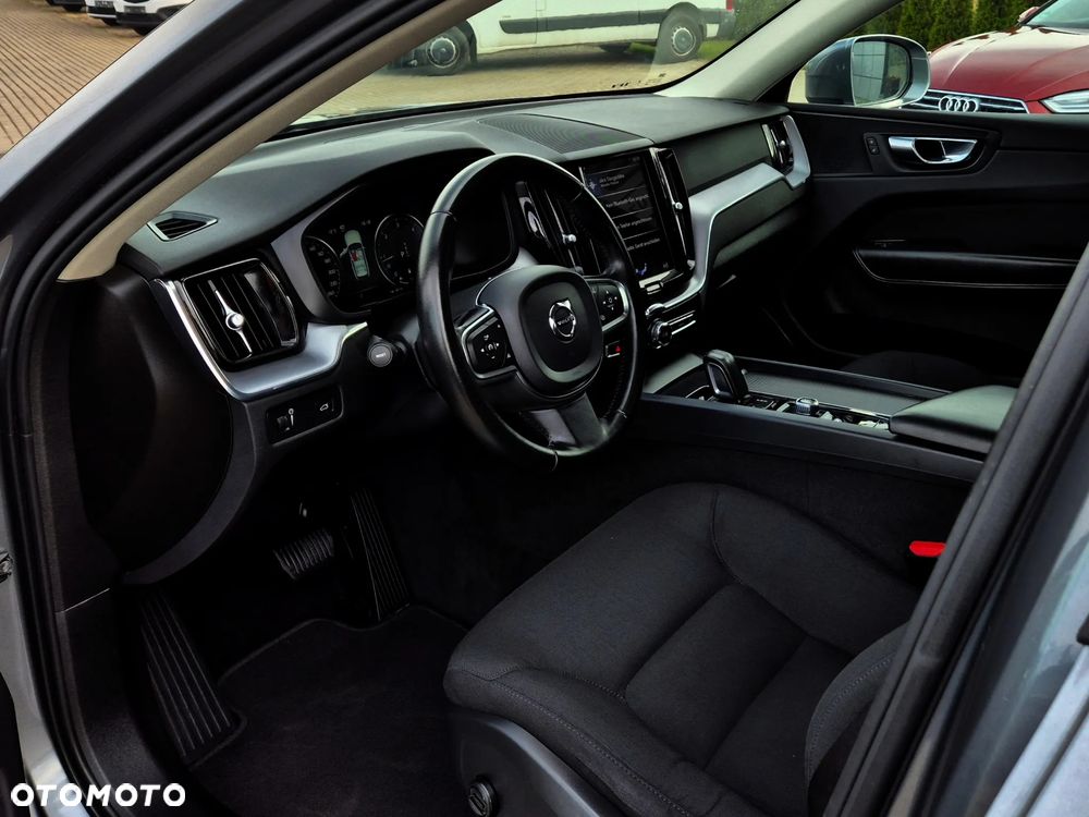 Volvo XC 60 B4 D AWD Geartronic Momentum Pro - 29