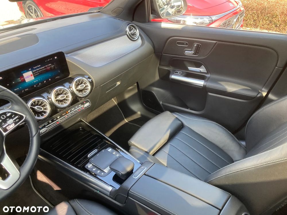 Mercedes-Benz GLA - 15