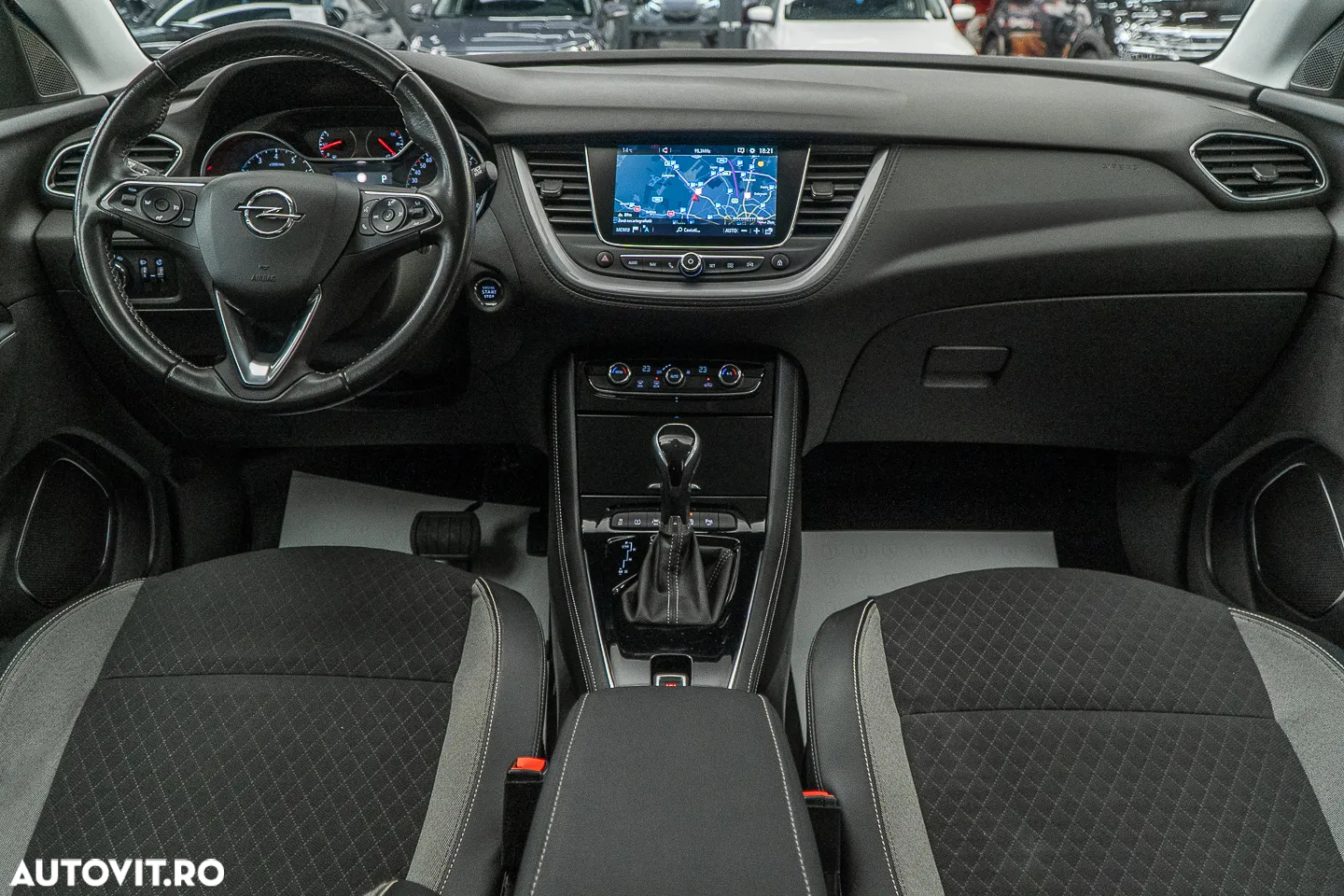Opel Grandland X 1.2 Turbo START/STOP Innovation Aut. - 37