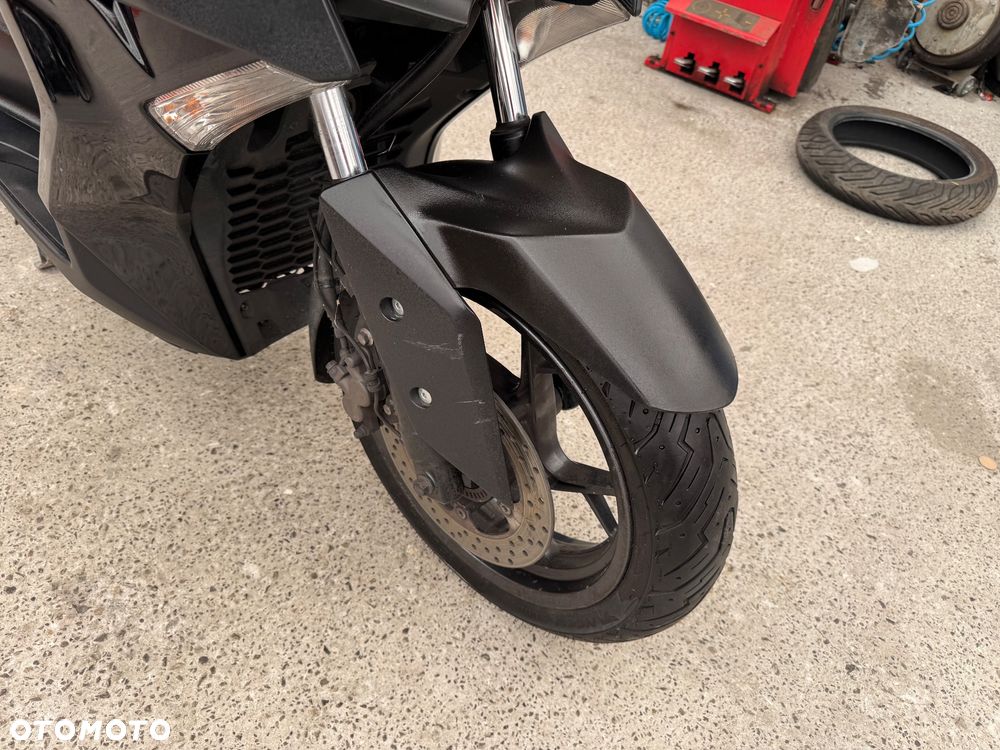 Yamaha X-max - 16