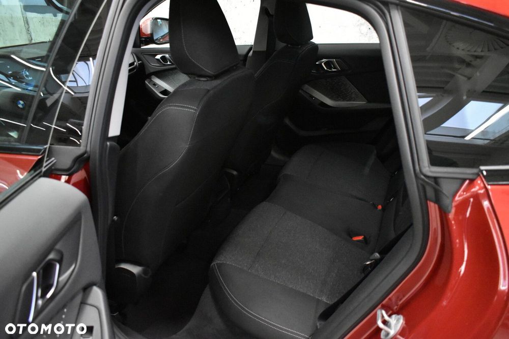 BMW Seria 2 220i mHEV - 18