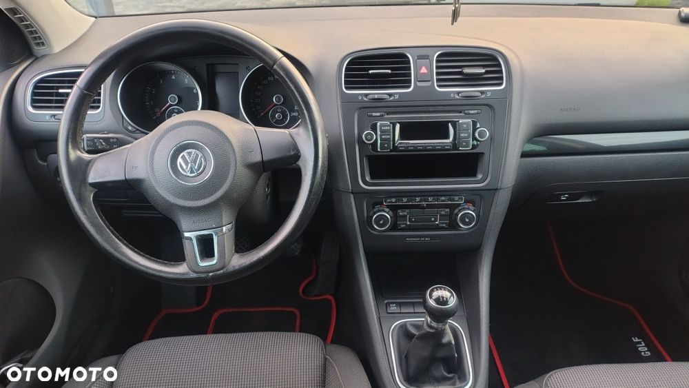 Volkswagen Golf - 6
