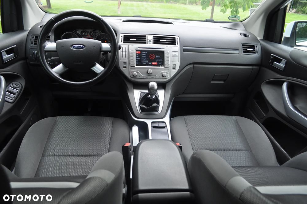 Ford Kuga 2.0 TDCi 2x4 Titanium - 28