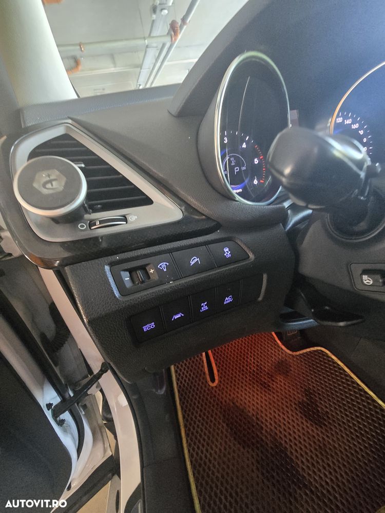 Hyundai Santa Fe - 12