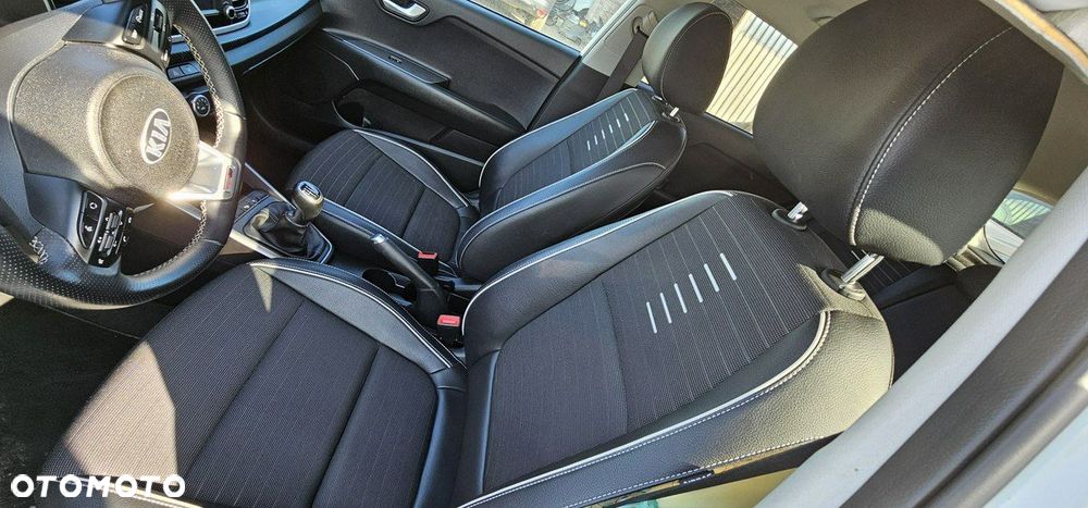 Kia Rio - 18