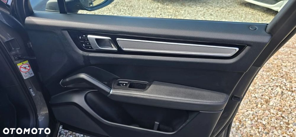 Porsche Cayenne - 12