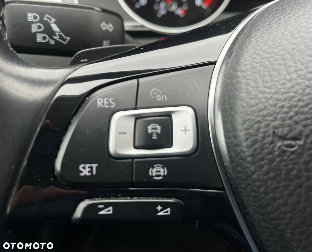 Volkswagen Passat 2.0 TDI SCR Comfortline DSG - 12