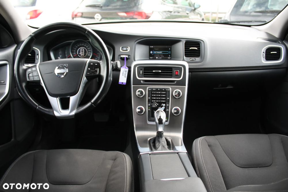 Volvo S60 D3 Geartronic Momentum - 23