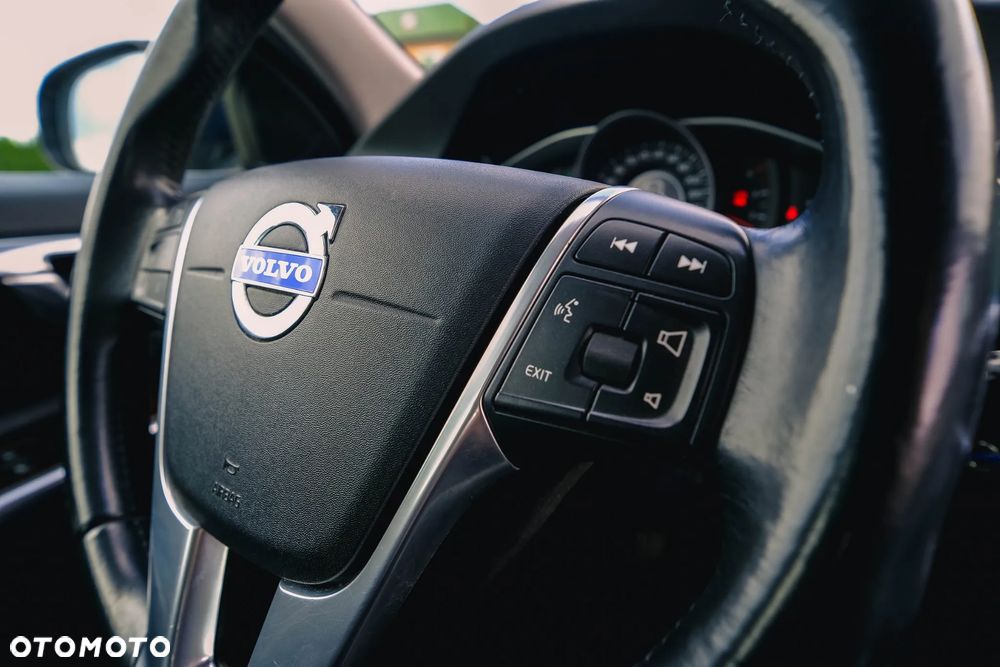 Volvo V60 D4 Drive-E Momentum - 24
