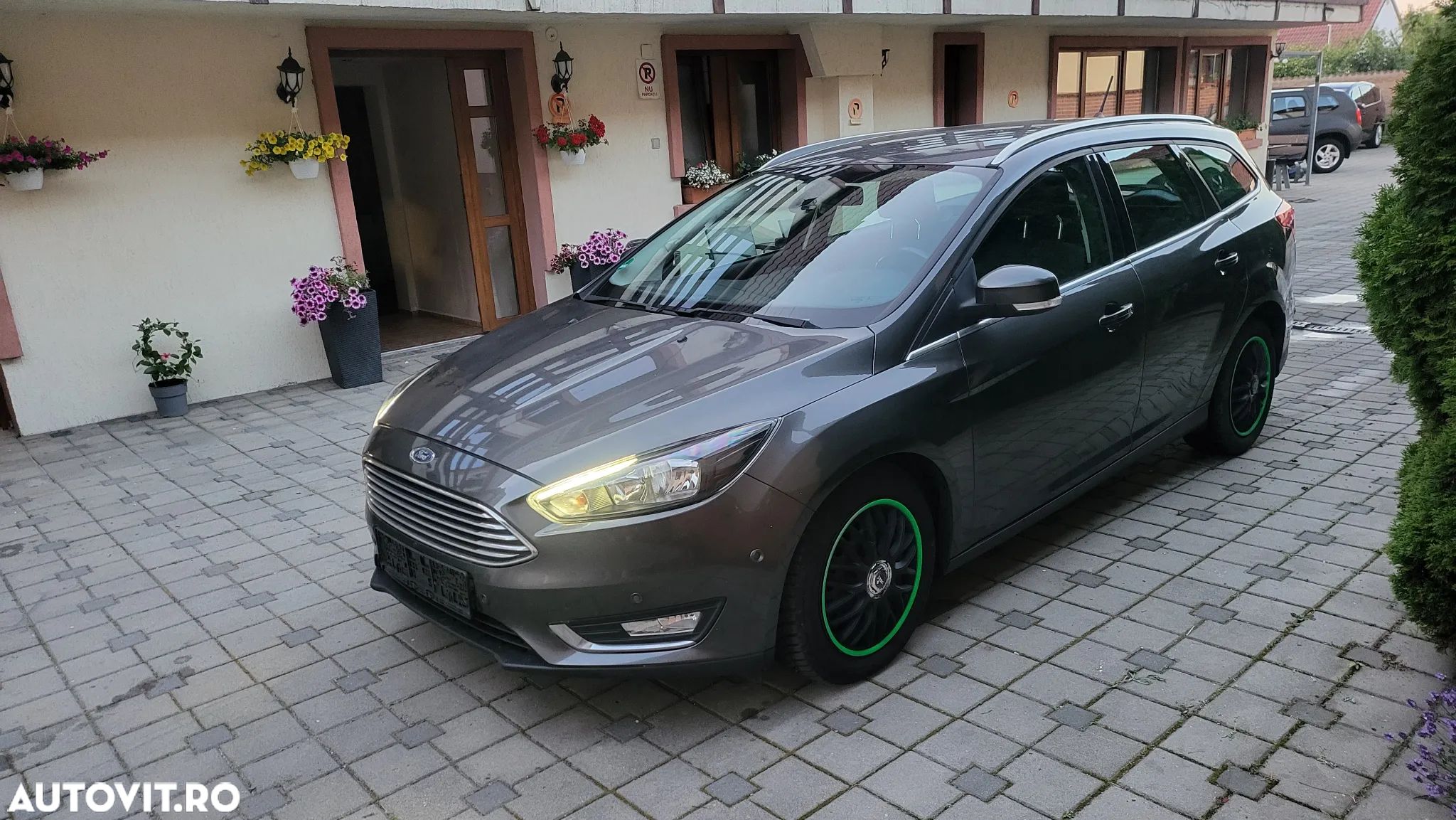 Ford Focus 2.0 TDCi DPF Aut. Titanium - 1