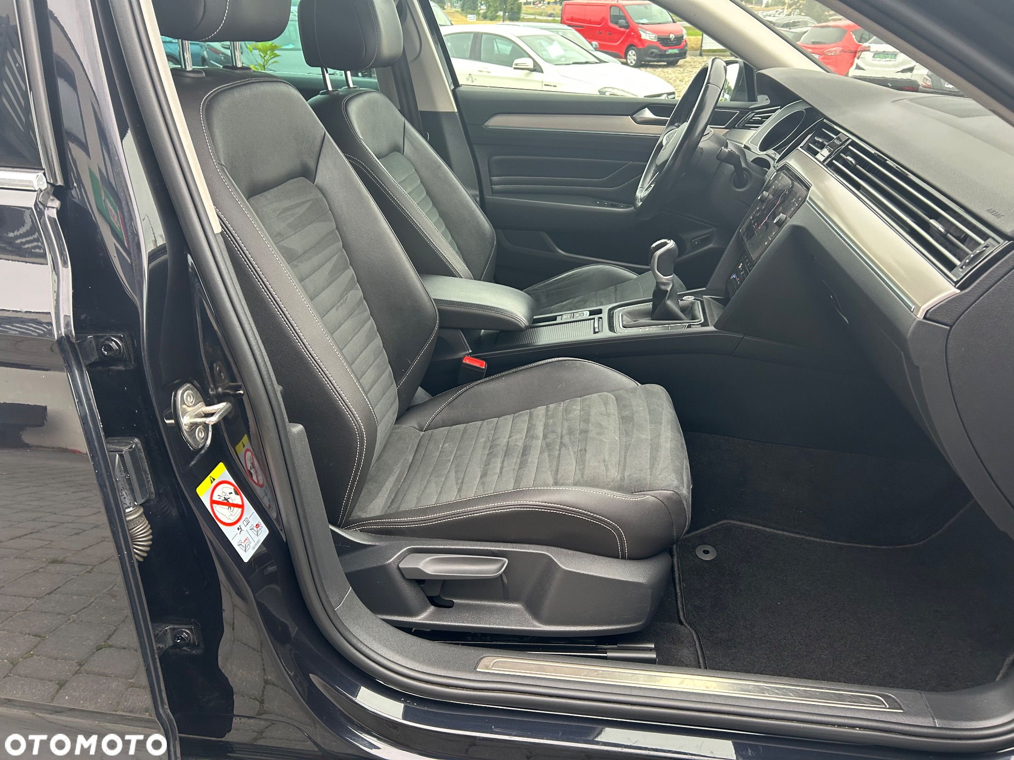 Volkswagen Passat Variant 2.0 TDI (BlueMotion Technology) Trendline - 34