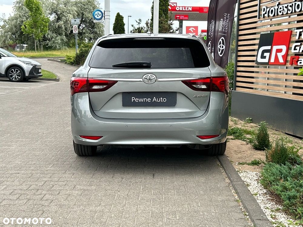Toyota Avensis - 4