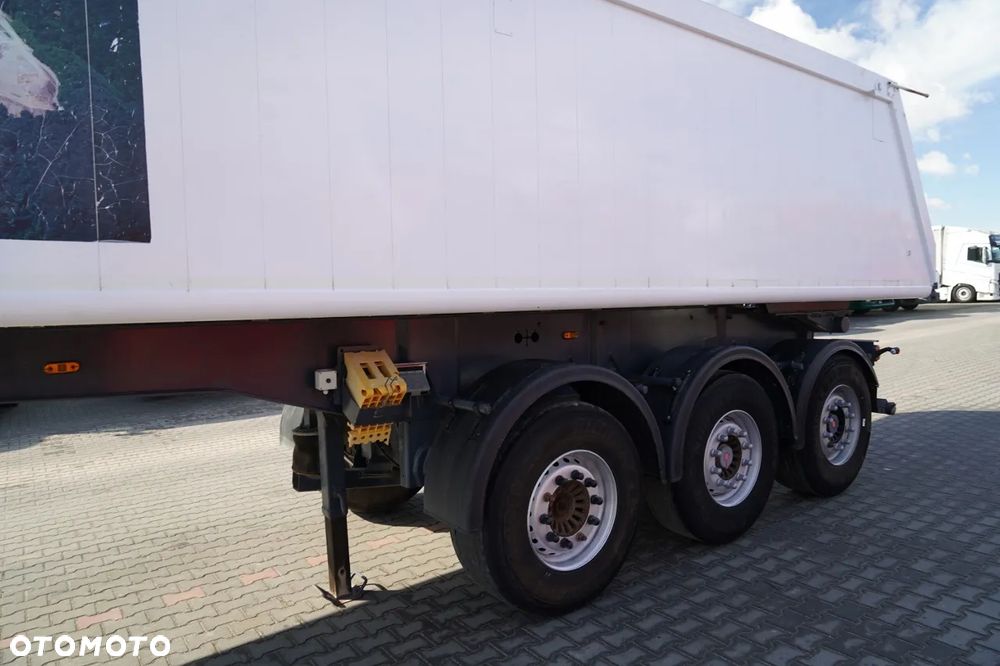 Carnehl WYWROTKA / 26 m3 / ALUMINIOWA / OŚ PODNOSZONA / SAF / WAGA: 5 300 KG / - 10