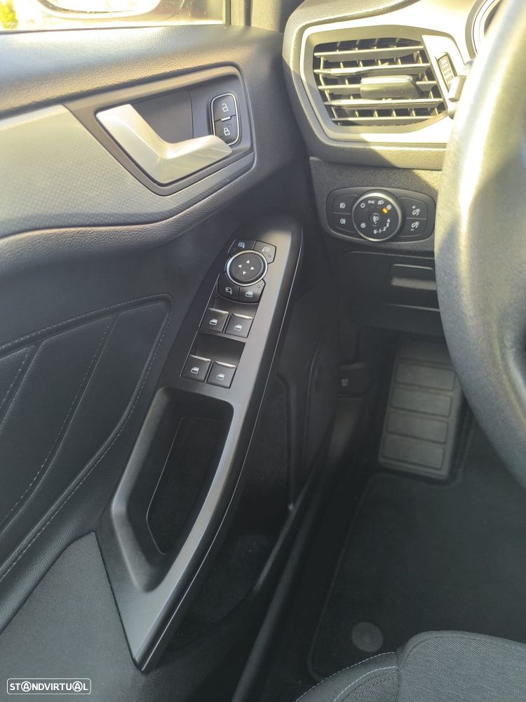 Ford Focus - 23