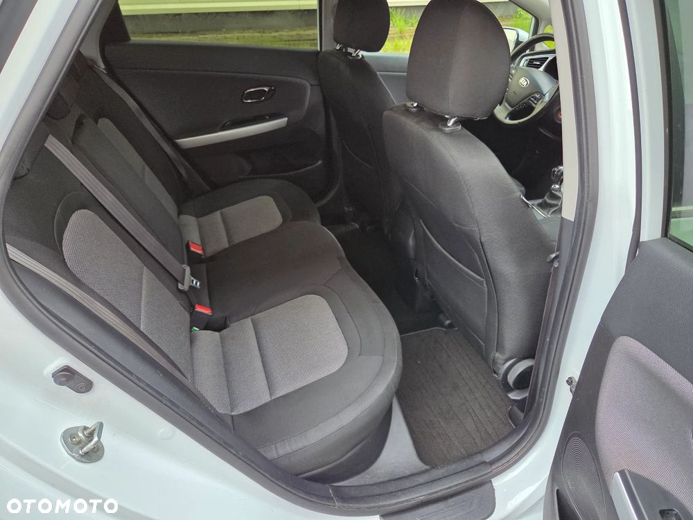 Kia Ceed 1.6 GDI Dream Team Edition - 19