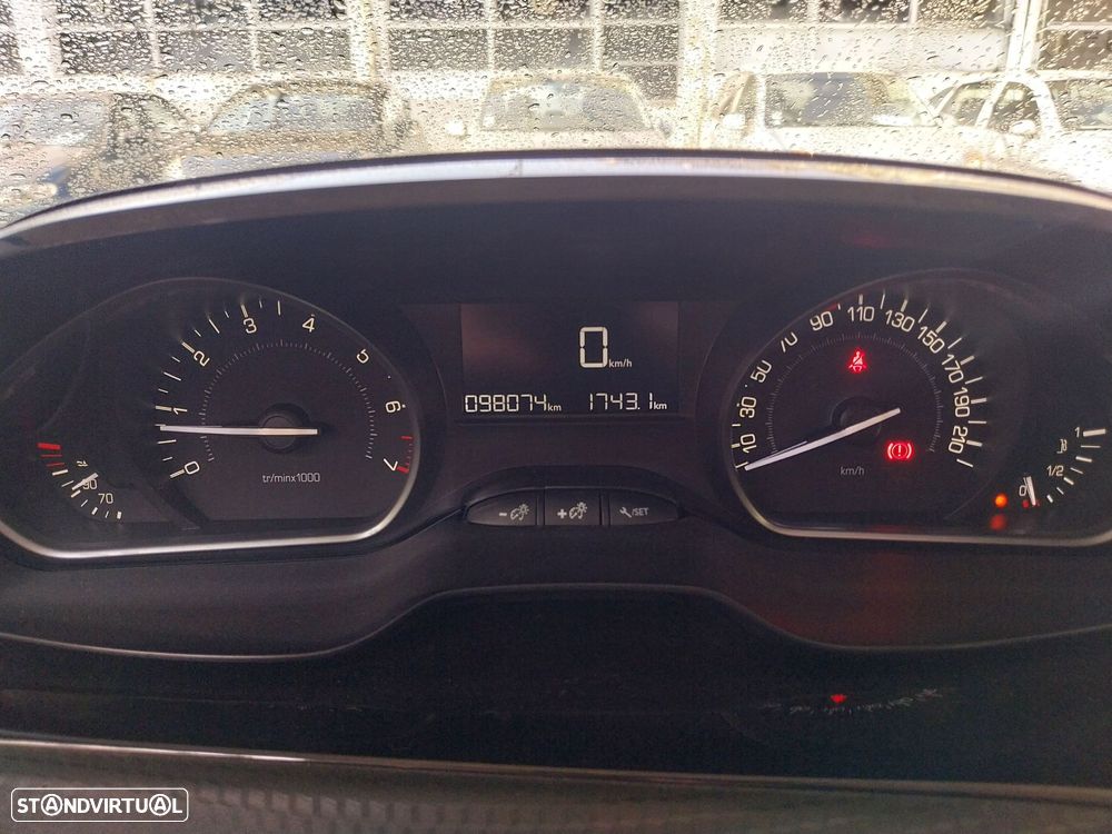 Peugeot 208 1.2 PureTech Style - 7