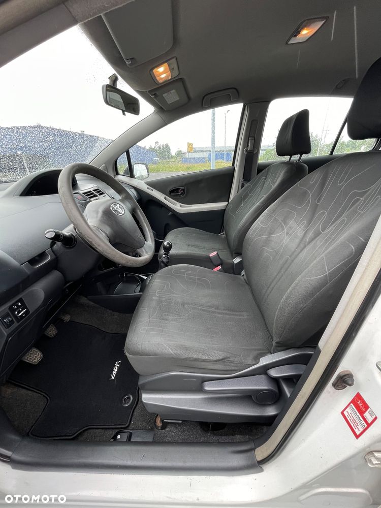 Toyota Yaris 1.4 D-4D Premium - 12