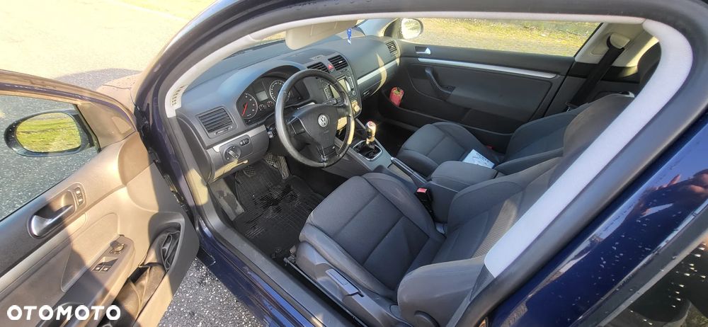 Volkswagen Golf 2.0 FSI Comfortline - 6