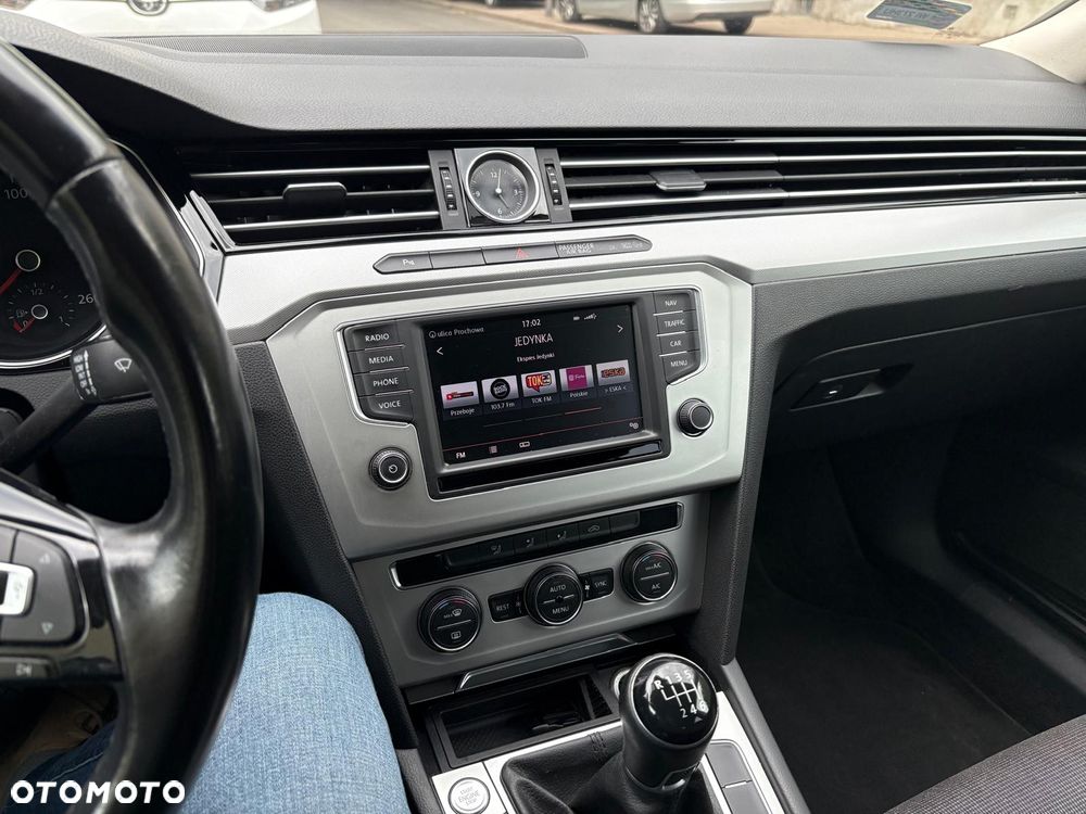 Volkswagen Passat 1.8 TSI BMT Comfortline - 11
