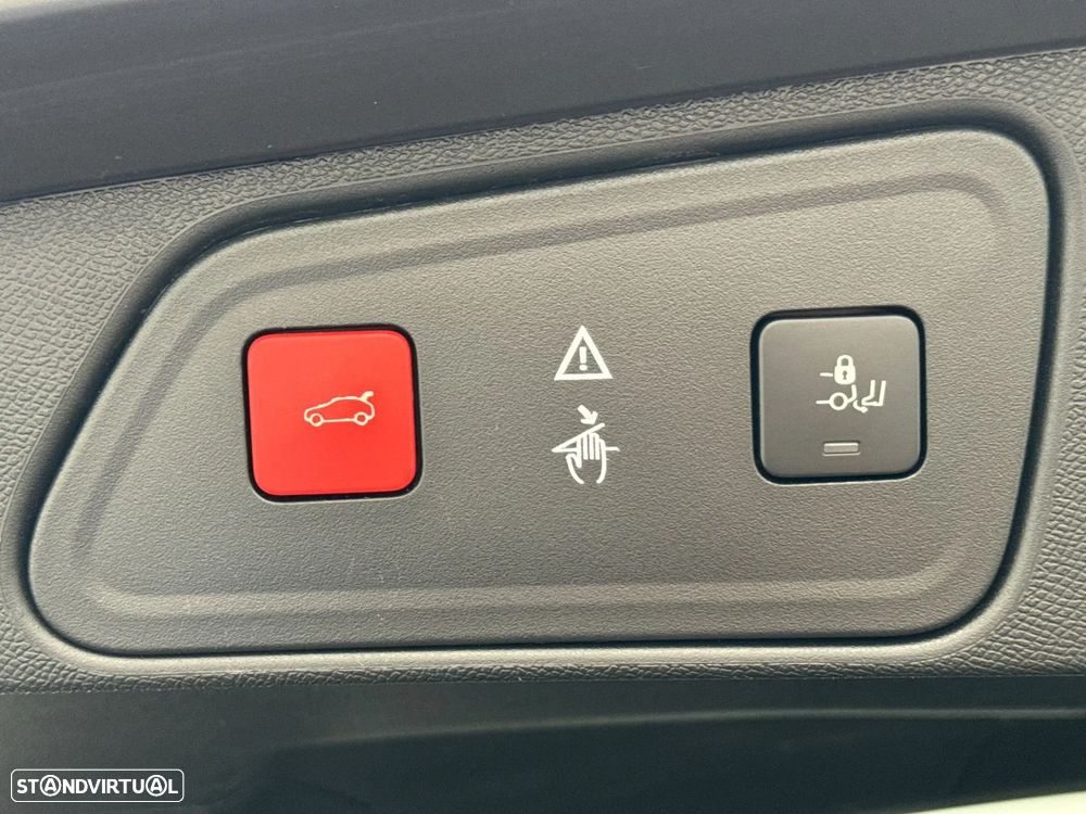 Peugeot 3008 1.2 PureTech Allure EAT8 - 17