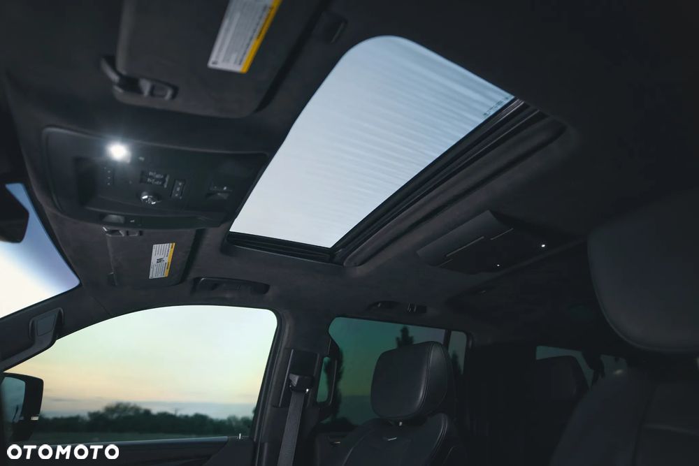 Cadillac Escalade - 37