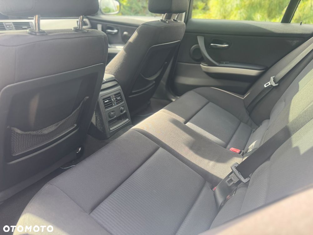 BMW Seria 3 320d DPF - 18