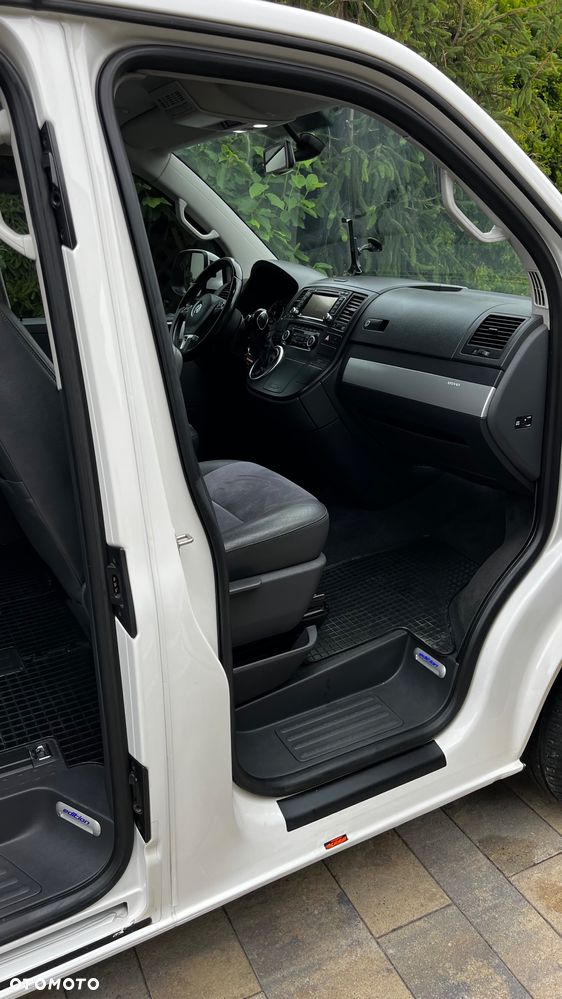 Volkswagen Multivan - 28