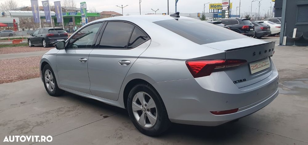 Skoda Octavia 2.0 TDI DSG Ambition - 5