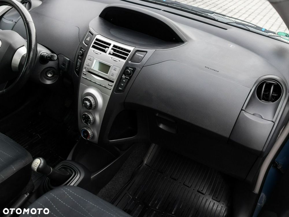 Toyota Yaris 1.3 Blue - 17
