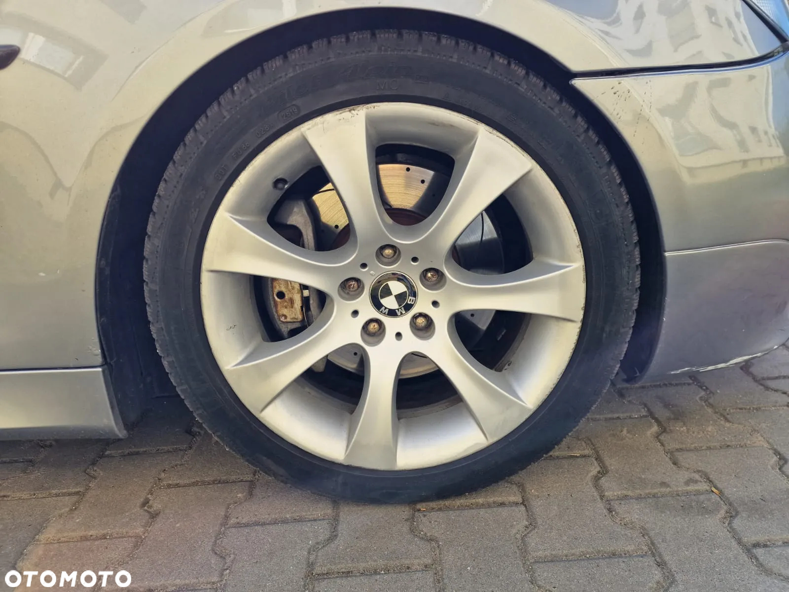 BMW Seria 5 545i - 32