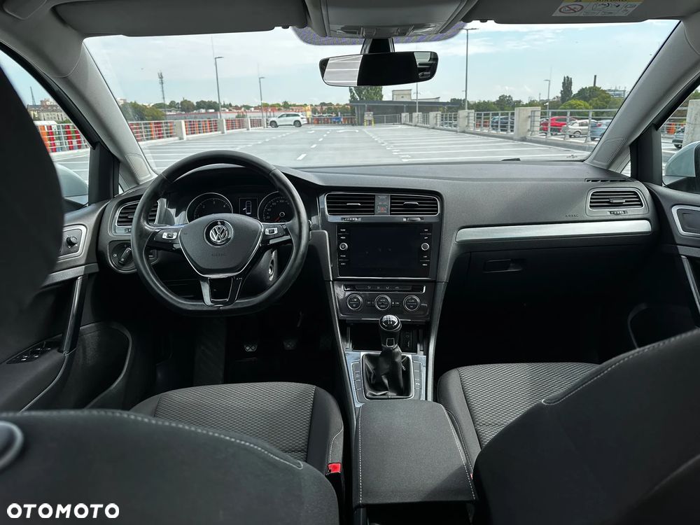 Volkswagen Golf - 12