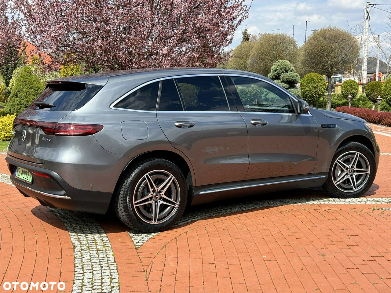 Mercedes-Benz EQC - 12