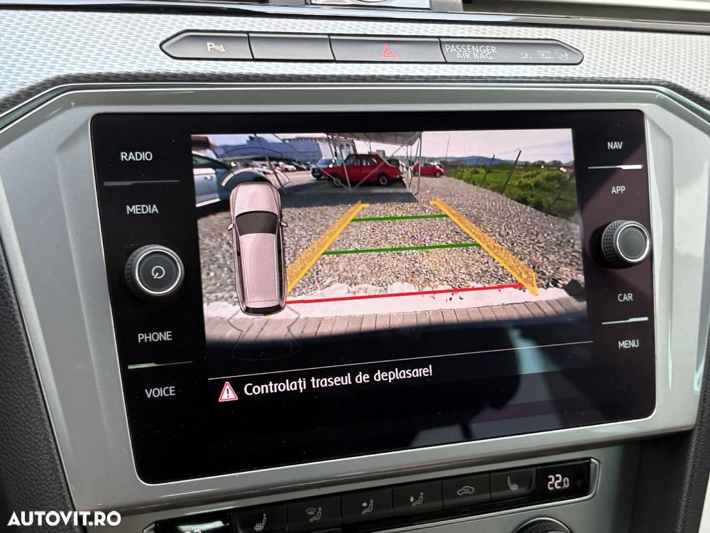 Volkswagen Passat - 25