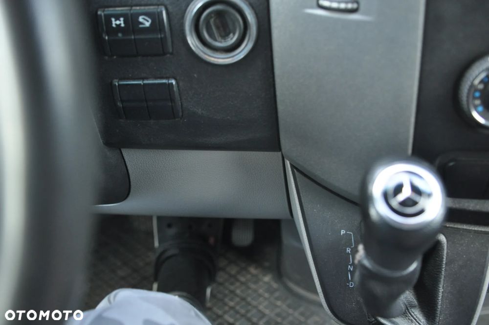 Mercedes-Benz Sprinter - 15