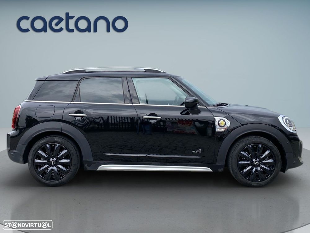 MINI Countryman Cooper SE Premium Classic Auto - 24